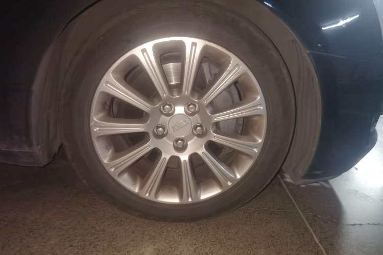 Used Cadillac XTS 2016 28T Tech Edition Right Front Wheel Hub