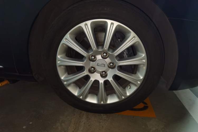 Used Cadillac XTS 2016 28T Tech Edition Right Front Wheel Hub