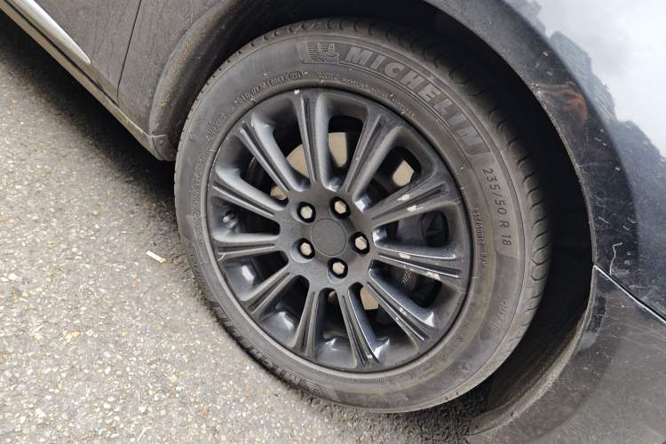 Used Cadillac XTS 2016 28T Tech Edition Right Front Wheel Hub