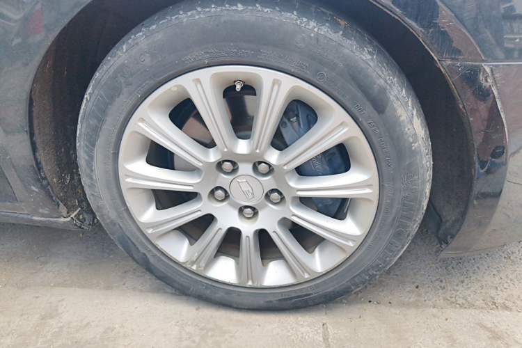 Used Cadillac XTS 2016 28T Tech Edition Right Front Wheel Hub