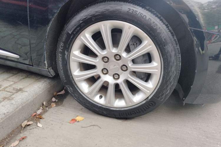 Used Cadillac XTS 2016 28T Tech Edition Right Front Wheel Hub