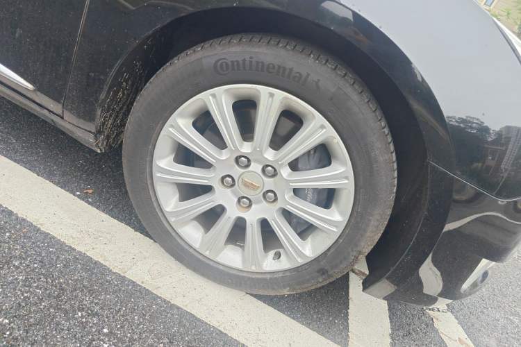 Used Cadillac XTS 2016 28T Elite Edition Right Front Wheel Hub