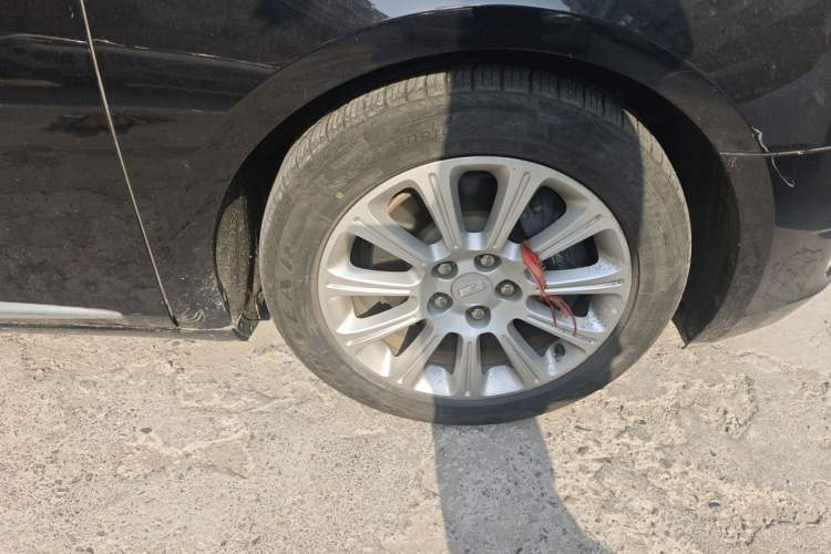Used Cadillac XTS 2016 28T Luxury Model Right Front Wheel Hub