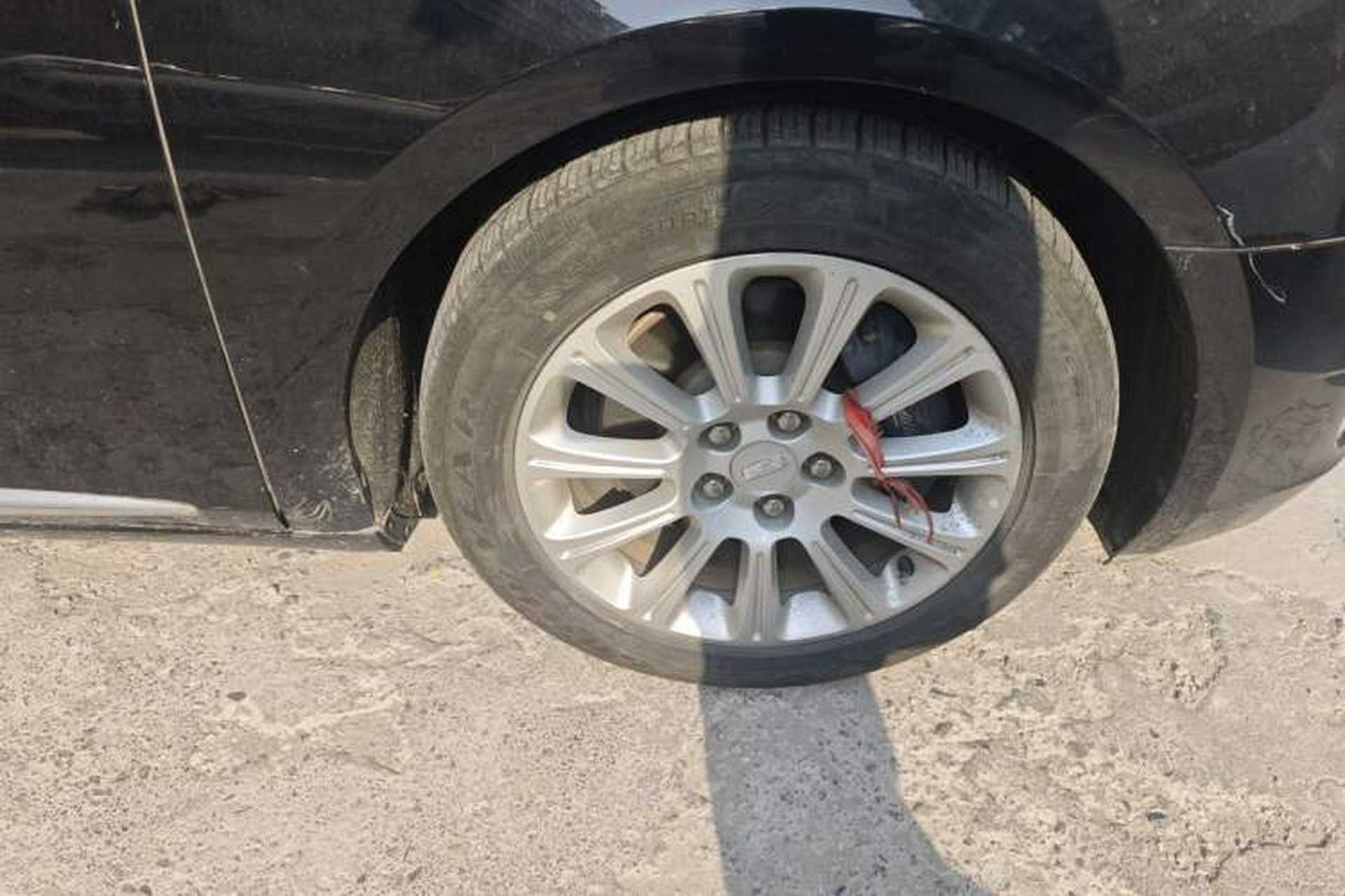 Used Cadillac XTS 2016 28T Luxury Model Right Front Wheel Hub