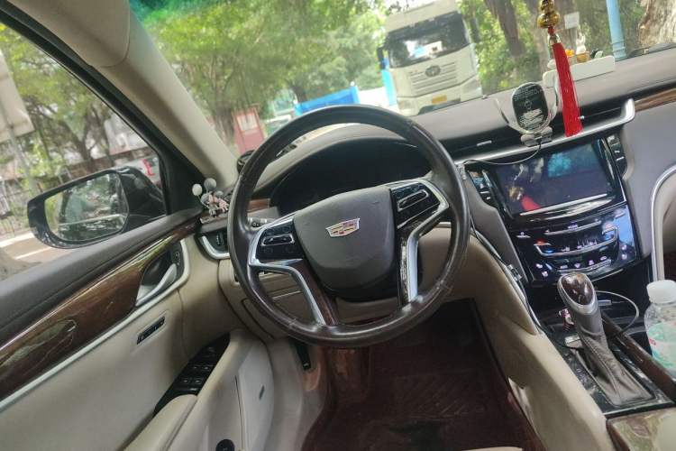 Used Cadillac XTS 2016 28T Luxury Model Steering Wheel