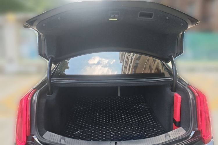 Used Cadillac XTS 2016 28T Elite Edition Trunk