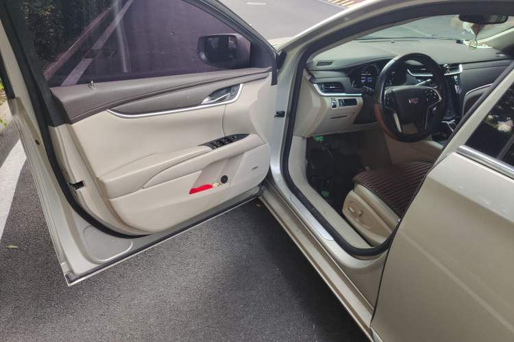 Used Cadillac XTS 2016 28T Tech Edition Interior 3