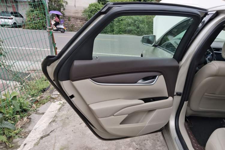 Used Cadillac XTS 2016 28T Tech Edition Left Rear Door Interior