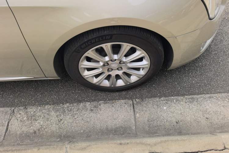 Used Cadillac XTS 2016 28T Elite Edition Right Front Wheel Hub