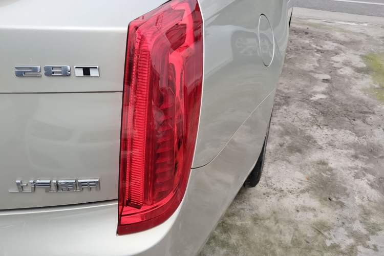 Used Cadillac XTS 2016 28T Tech Edition Right Rear Taillight