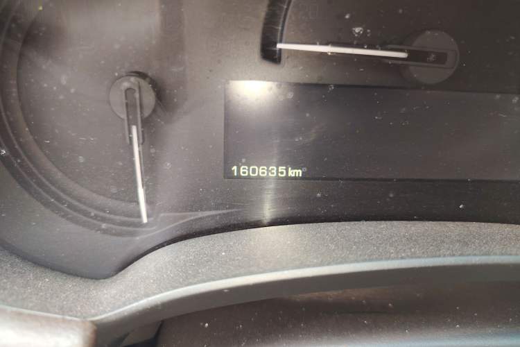 Used Cadillac XTS 2016 28T Tech Edition Odometer Close Up