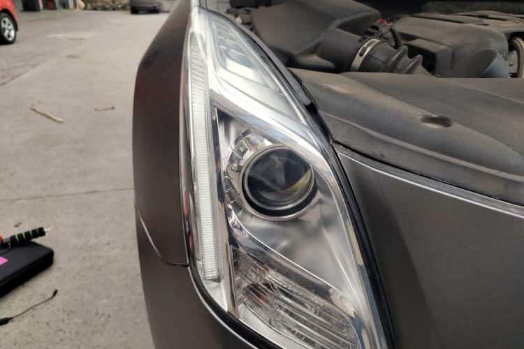 Used Cadillac XTS 2016 28T Tech Edition Right Front Headlight