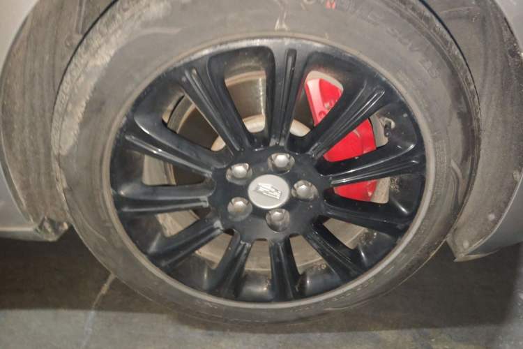 Used Cadillac XTS 2016 28T Elite Edition Right Front Wheel Hub