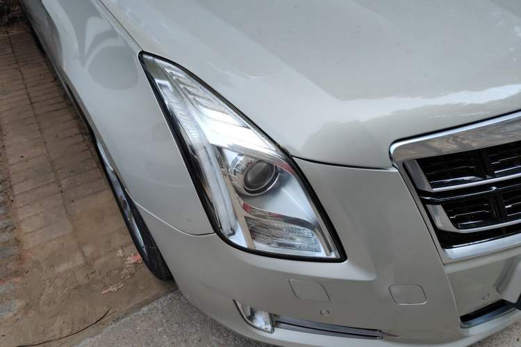 Used Cadillac XTS 2016 28T Luxury Model Right Front Headlight