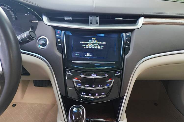 Used Cadillac XTS 2016 28T Elite Edition Audio And AC Panel