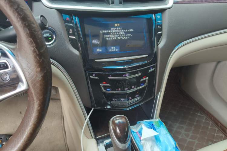 Used Cadillac XTS 2016 28T Elite Edition Audio And AC Panel