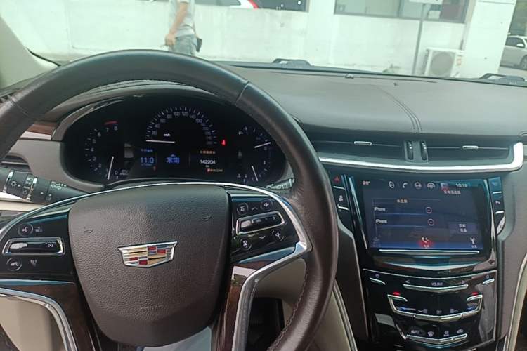 Used Cadillac XTS 2016 28T Elite Edition Center Console