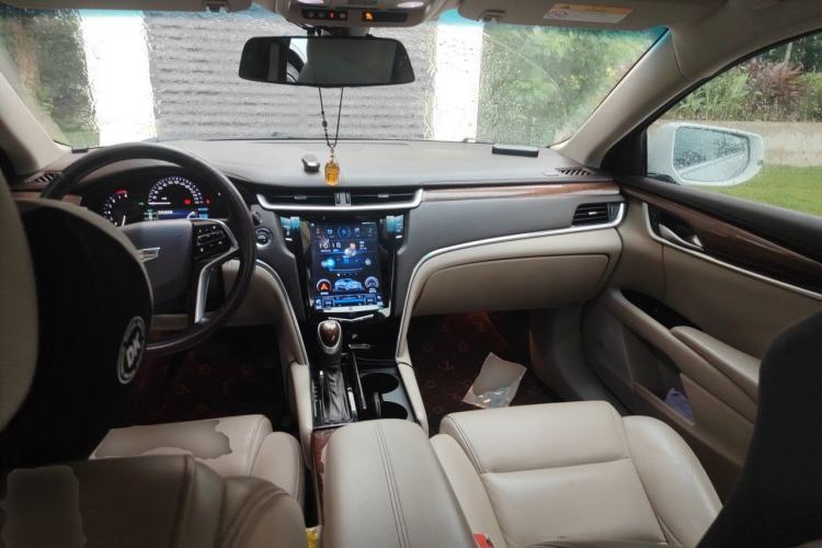 Used Cadillac XTS 2016 28T Elite Edition Center Console