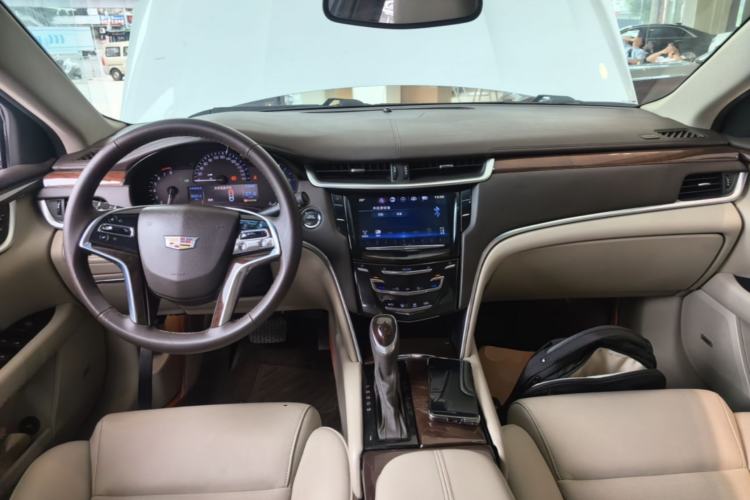 Used Cadillac XTS 2016 28T Elite Edition Center Console