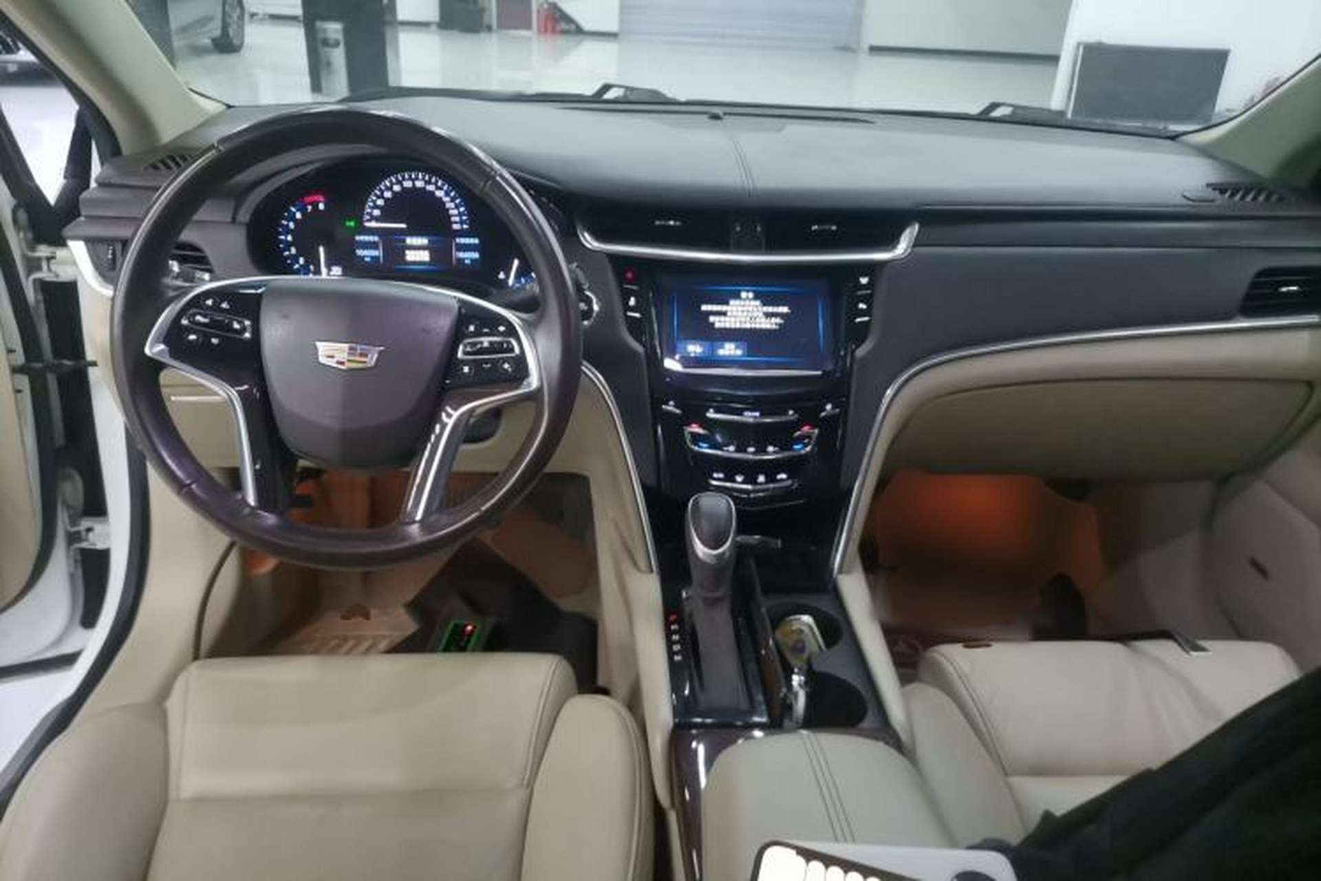 Used Cadillac XTS 2016 28T Tech Edition Center Console