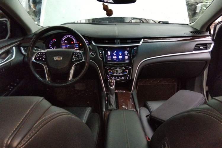 Used Cadillac XTS 2016 28T Luxury Model Center Console