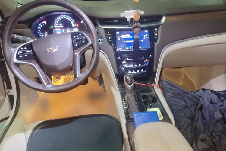Used Cadillac XTS 2016 28T Elite Edition Center Console