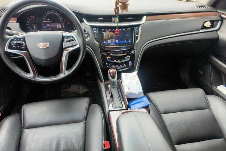 Used Cadillac XTS 2016 28T Luxury Model Center Console
