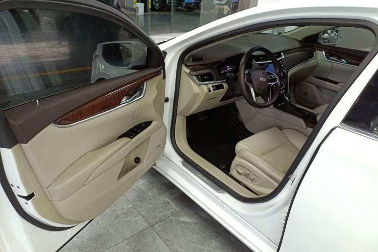 Used Cadillac XTS 2016 28T Elite Edition Driver Seat