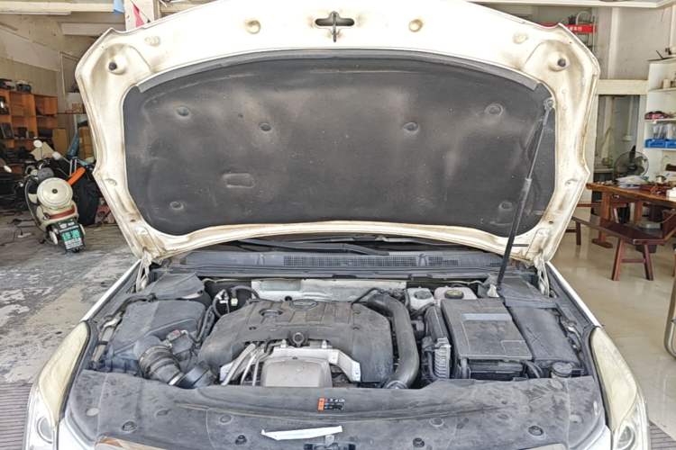 Used Cadillac XTS 2016 28T Elite Edition Engine Bay