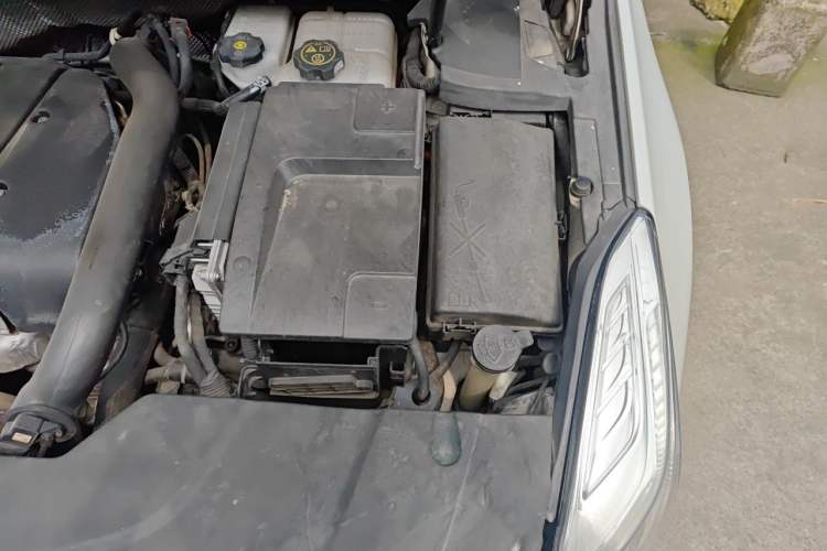 Used Cadillac XTS 2016 28T Elite Edition Engine Bay Left