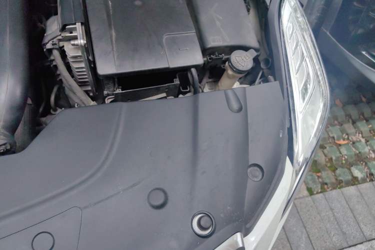 Used Cadillac XTS 2016 28T Tech Edition Engine Bay Left