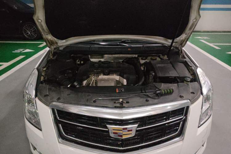 Used Cadillac XTS 2016 28T Luxury Model Engine Bay