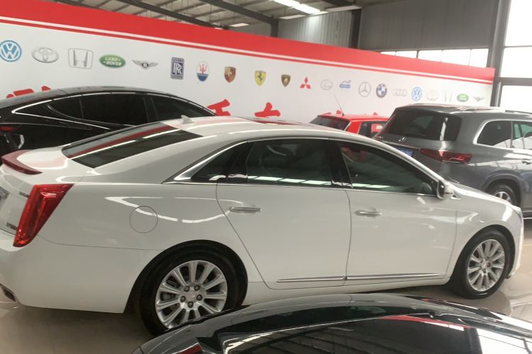 Used Cadillac XTS 2016 28T Luxury Model Exterior 2