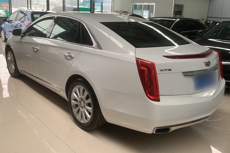 Used Cadillac XTS 2016 28T Luxury Model Exterior 4