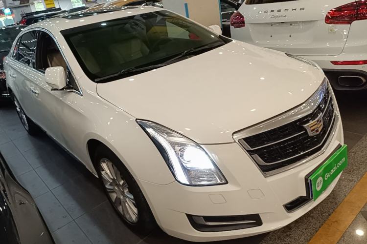 Used Cadillac XTS 2016 28T Tech Edition Front Right 45 Deg