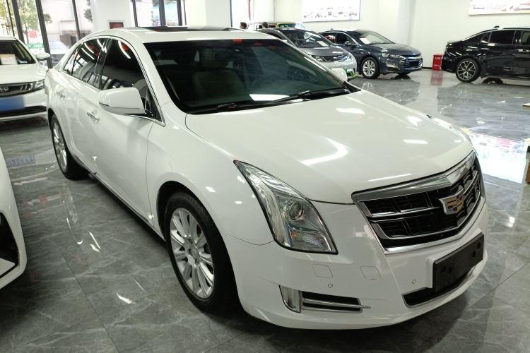 Used Cadillac XTS 2016 28T Elite Edition Front Right 45 Deg