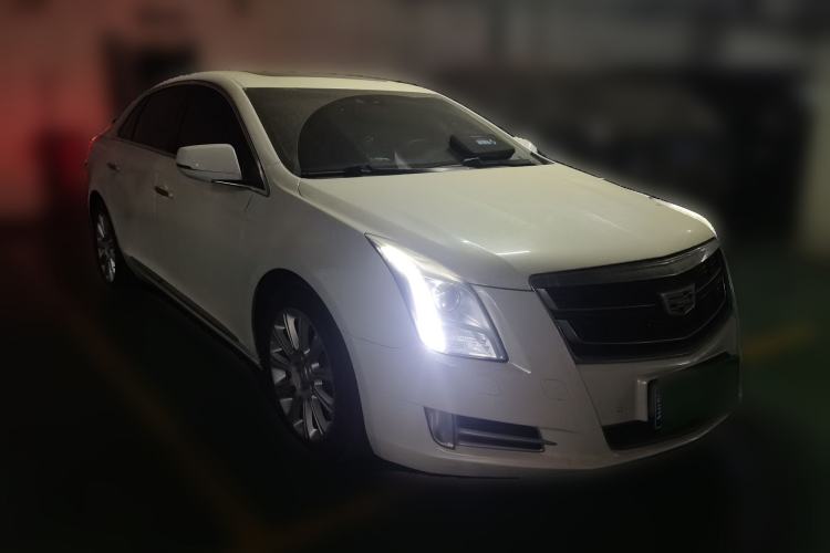Used Cadillac XTS 2016 28T Elite Edition Front Right 45 Deg