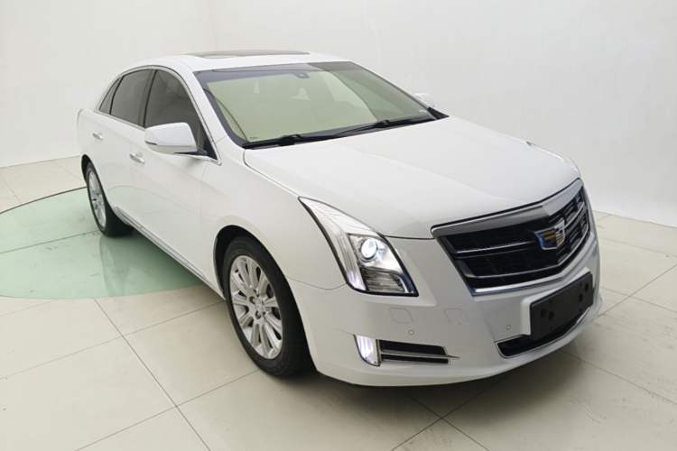 Used Cadillac XTS 2016 28T Elite Edition Front Right 45 Deg