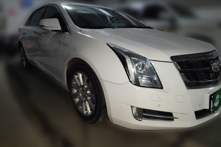 Used Cadillac XTS 2016 28T Elite Edition Front Right 45 Deg