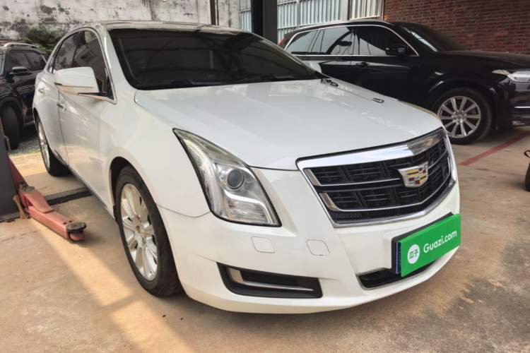 Used Cadillac XTS 2016 28T Tech Edition Front Right 45 Deg