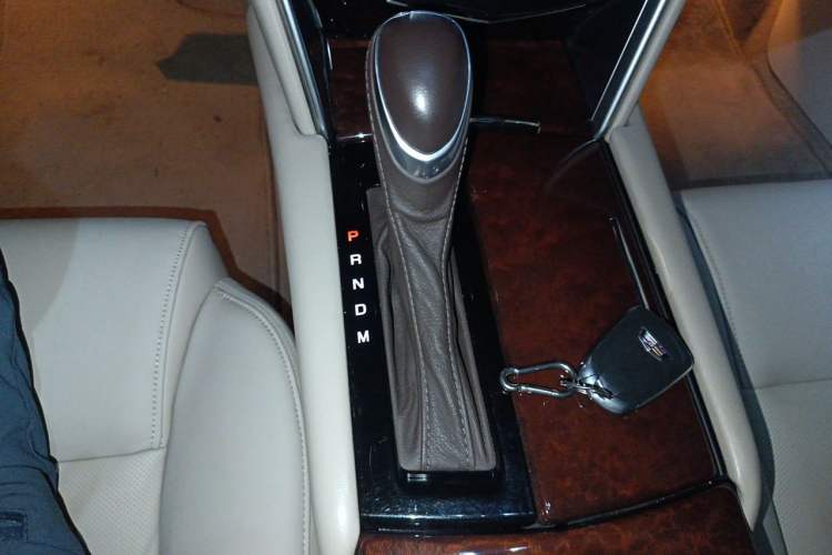 Used Cadillac XTS 2016 28T Tech Edition Gear Lever