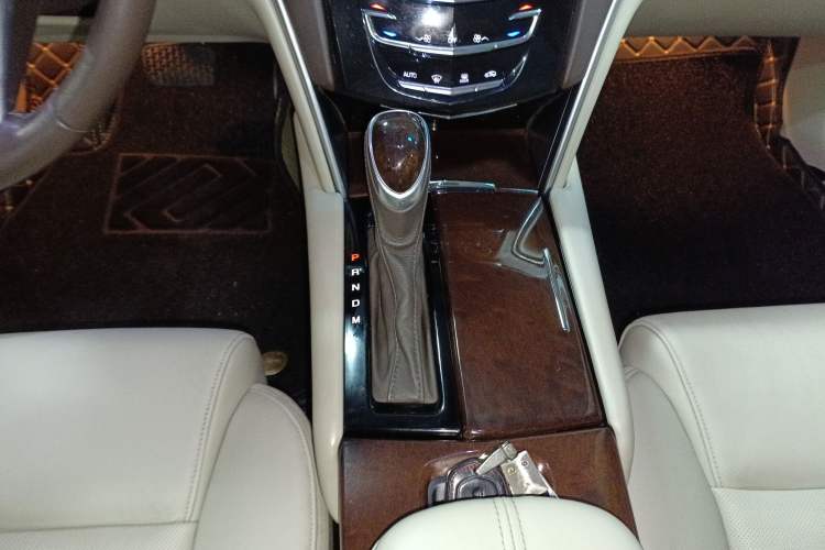 Used Cadillac XTS 2016 28T Elite Edition Gear Lever