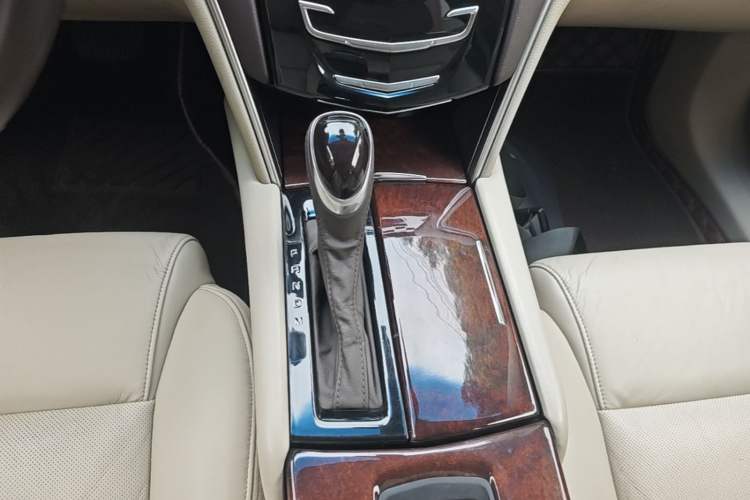 Used Cadillac XTS 2016 28T Elite Edition Gear Lever