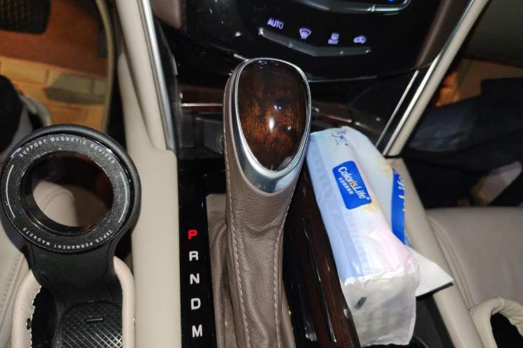 Used Cadillac XTS 2016 28T Elite Edition Gear Lever
