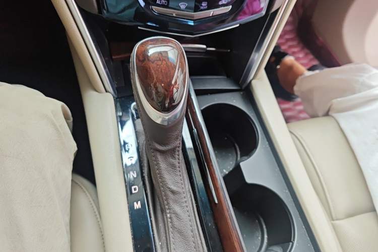 Used Cadillac XTS 2016 28T Elite Edition Gear Lever