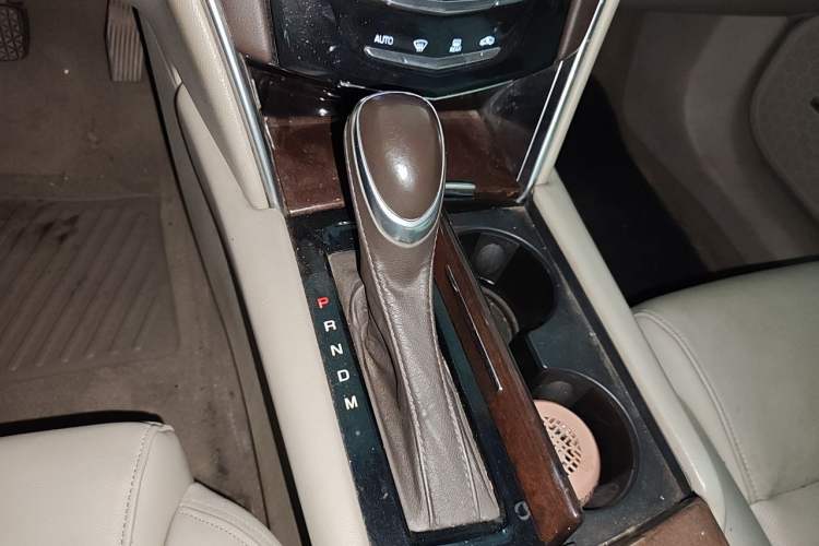 Used Cadillac XTS 2016 28T Tech Edition Gear Lever
