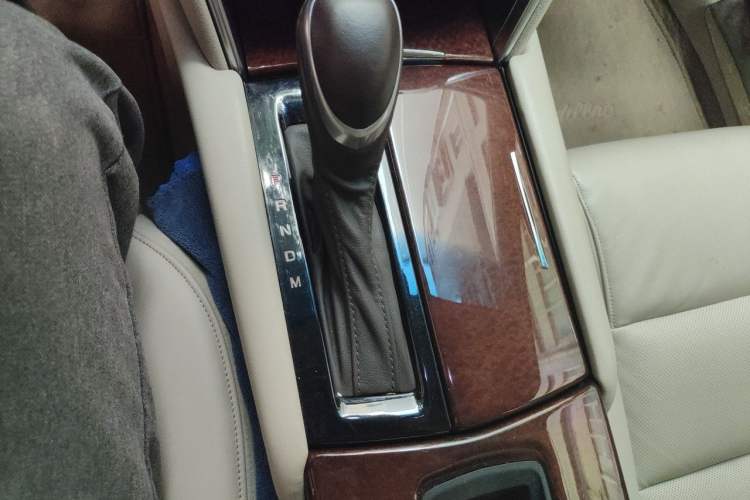 Used Cadillac XTS 2016 28T Tech Edition Gear Lever