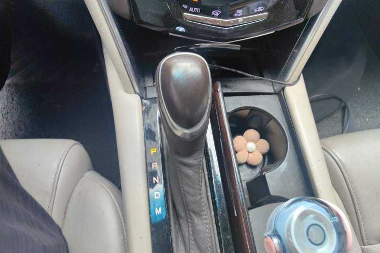 Used Cadillac XTS 2016 28T Tech Edition Gear Lever
