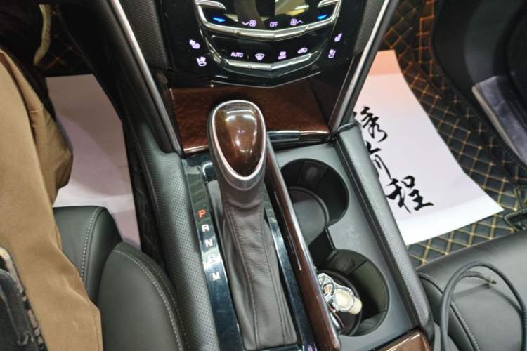 Used Cadillac XTS 2016 28T Luxury Model Gear Lever