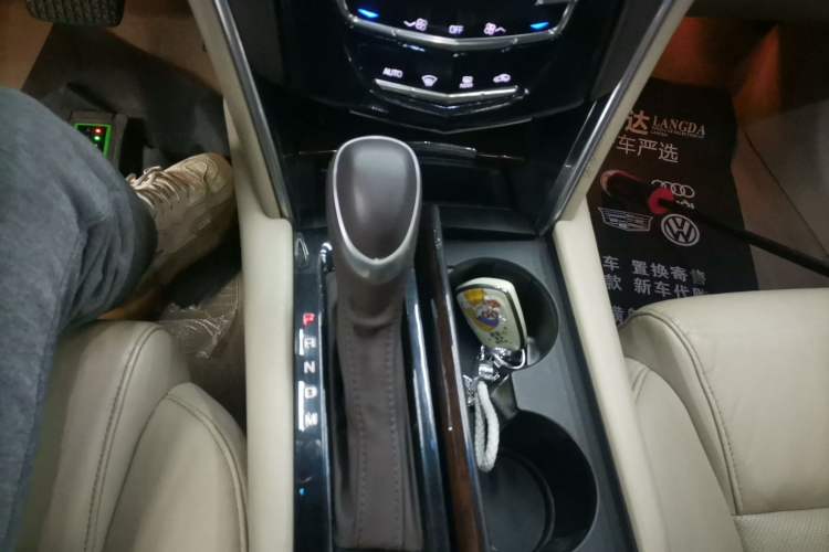 Used Cadillac XTS 2016 28T Tech Edition Gear Lever